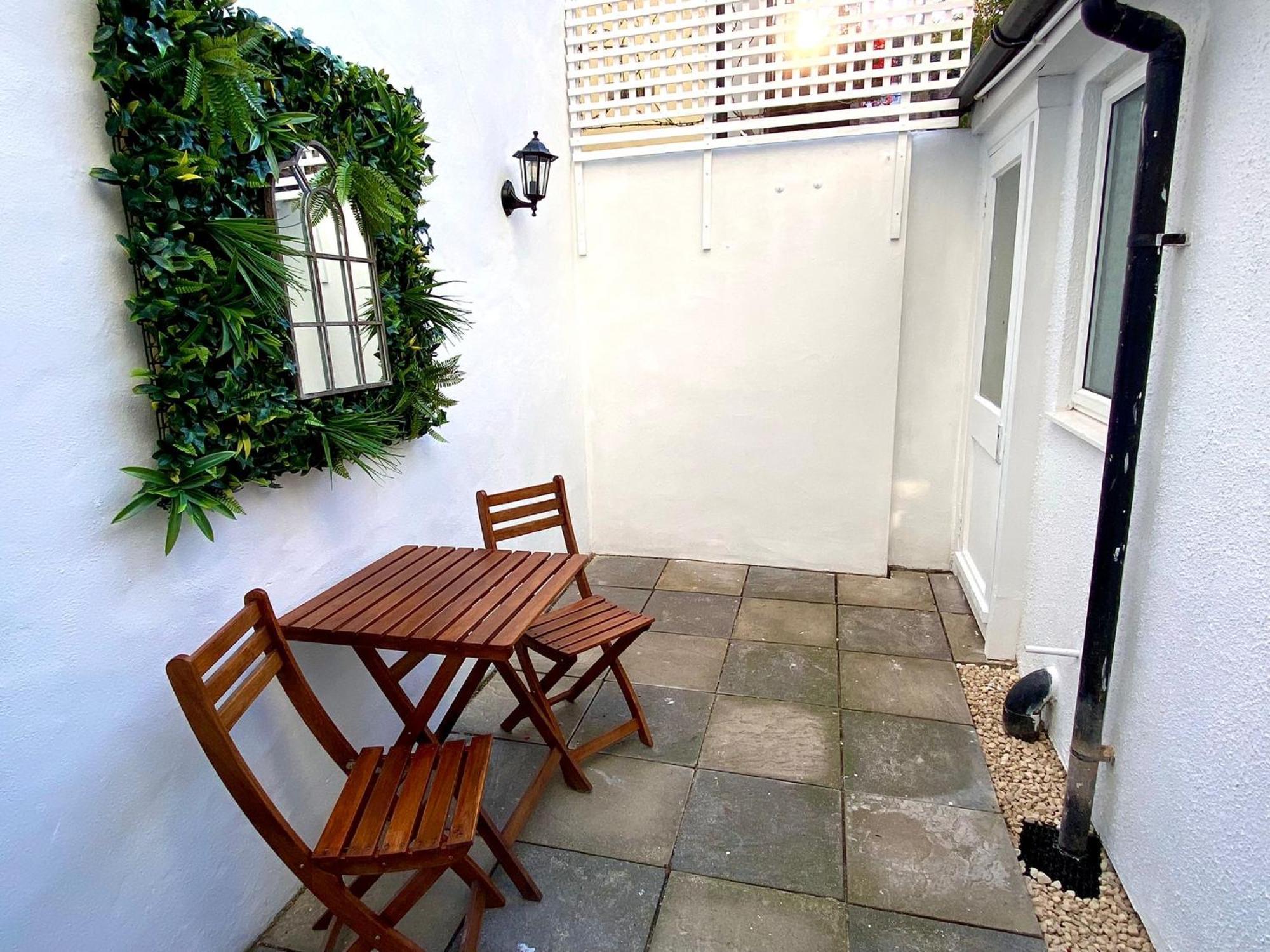 Kemptown Courtyard Apartment Brighton Bagian luar foto